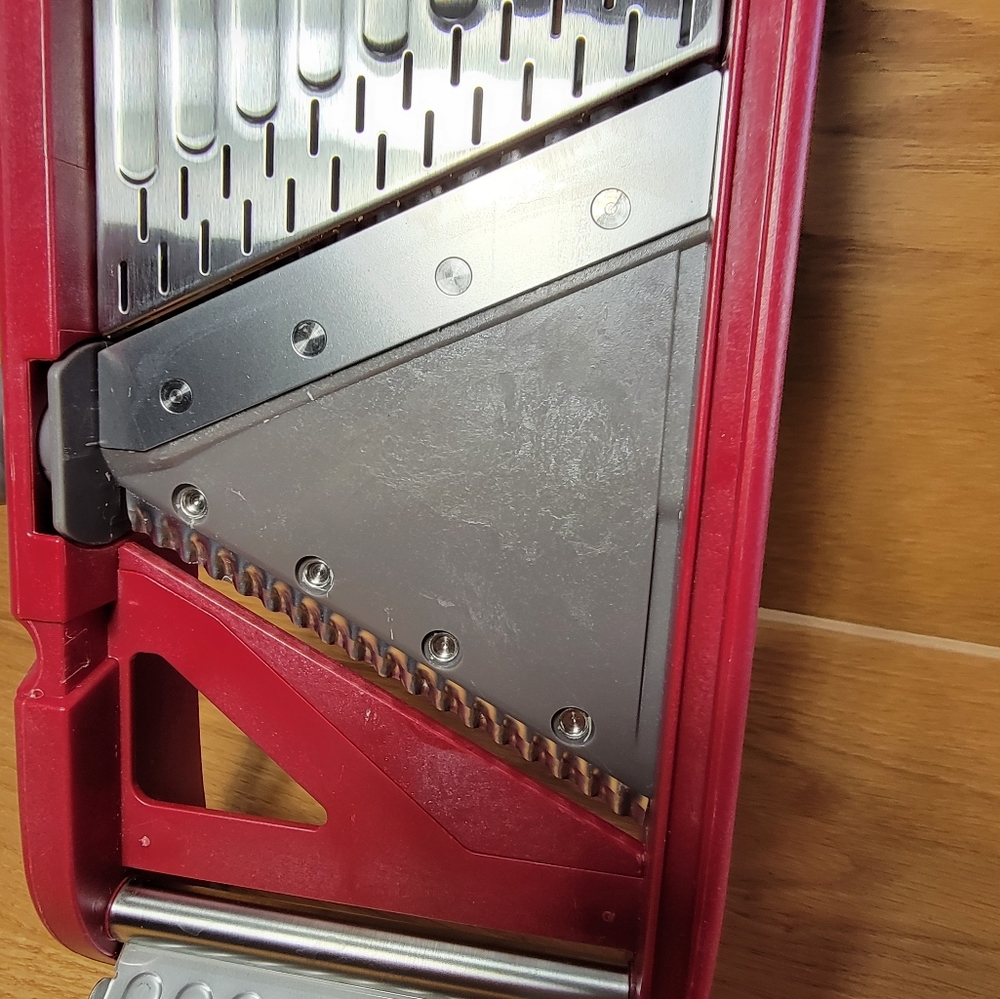 Progressive International PL8 Professional Mandoline Slicer Red - Picture 8 of 14